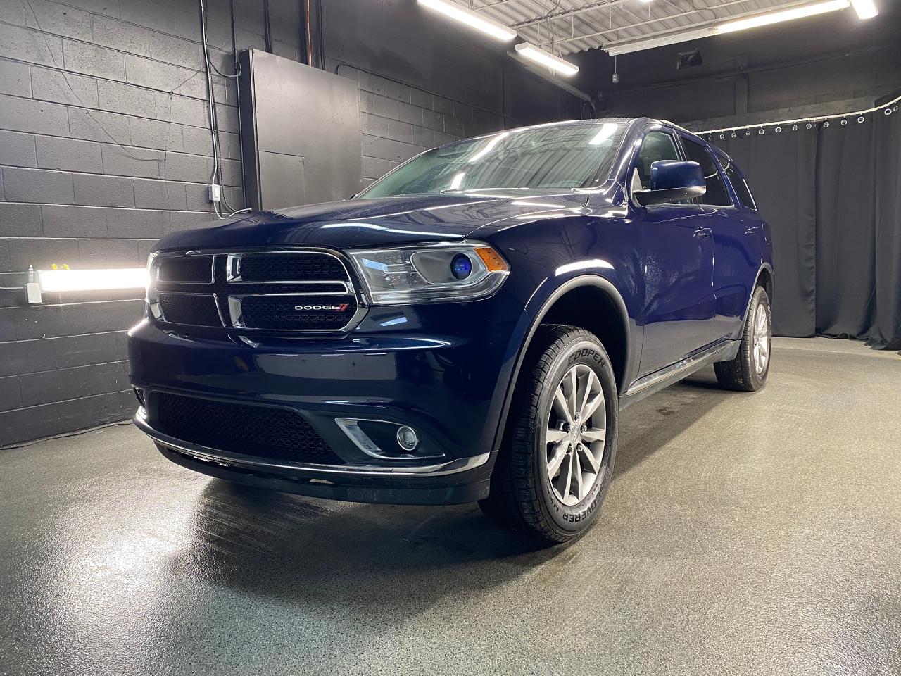 2018 Dodge Durango SXT AWD / 6 Passenger / Backup Camera - Photo #1