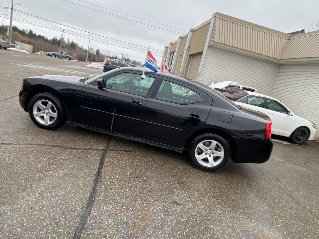 2009 Dodge Charger SE - Photo #3