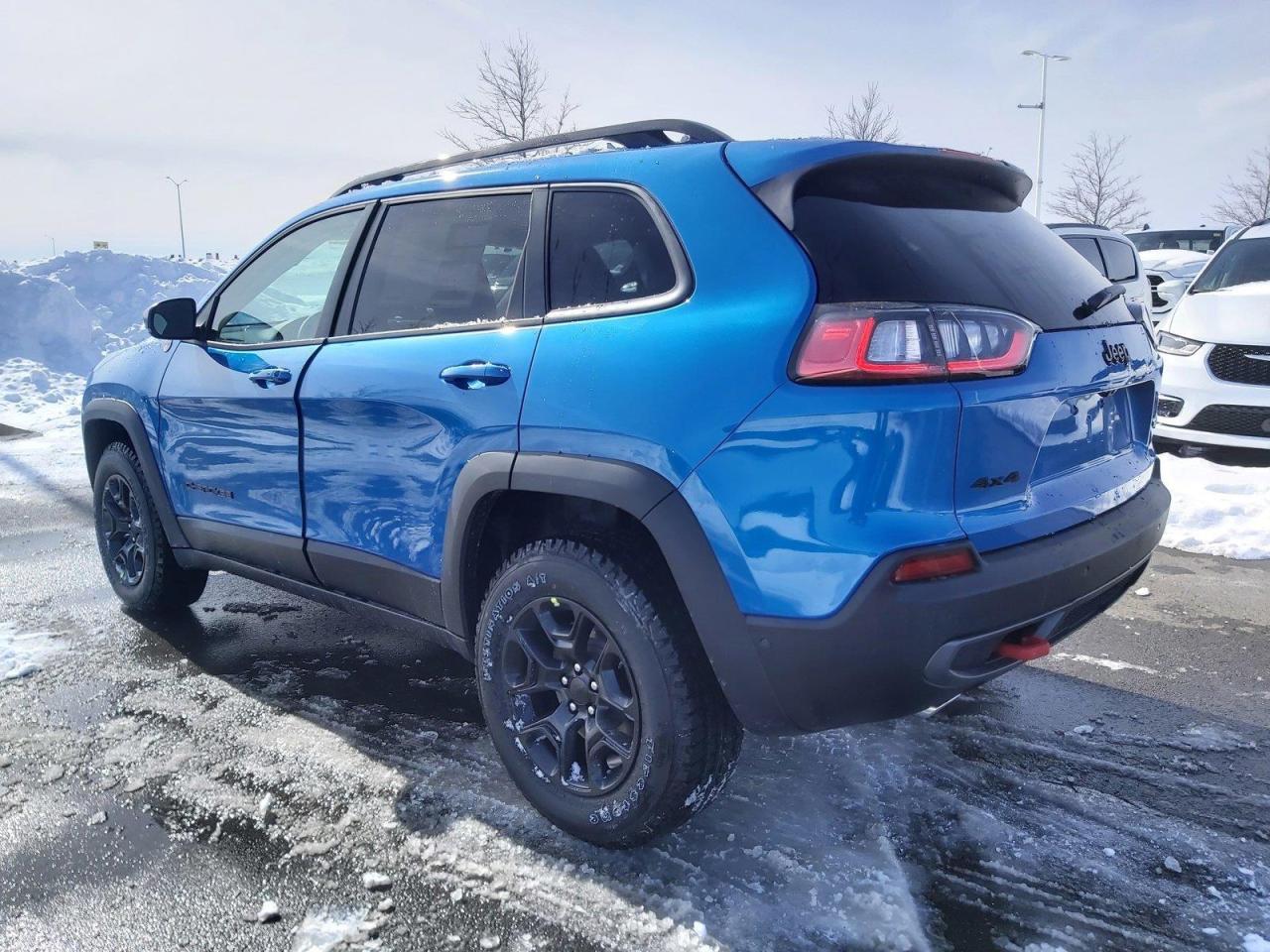 2023 Jeep Cherokee Trailhawk Photo4