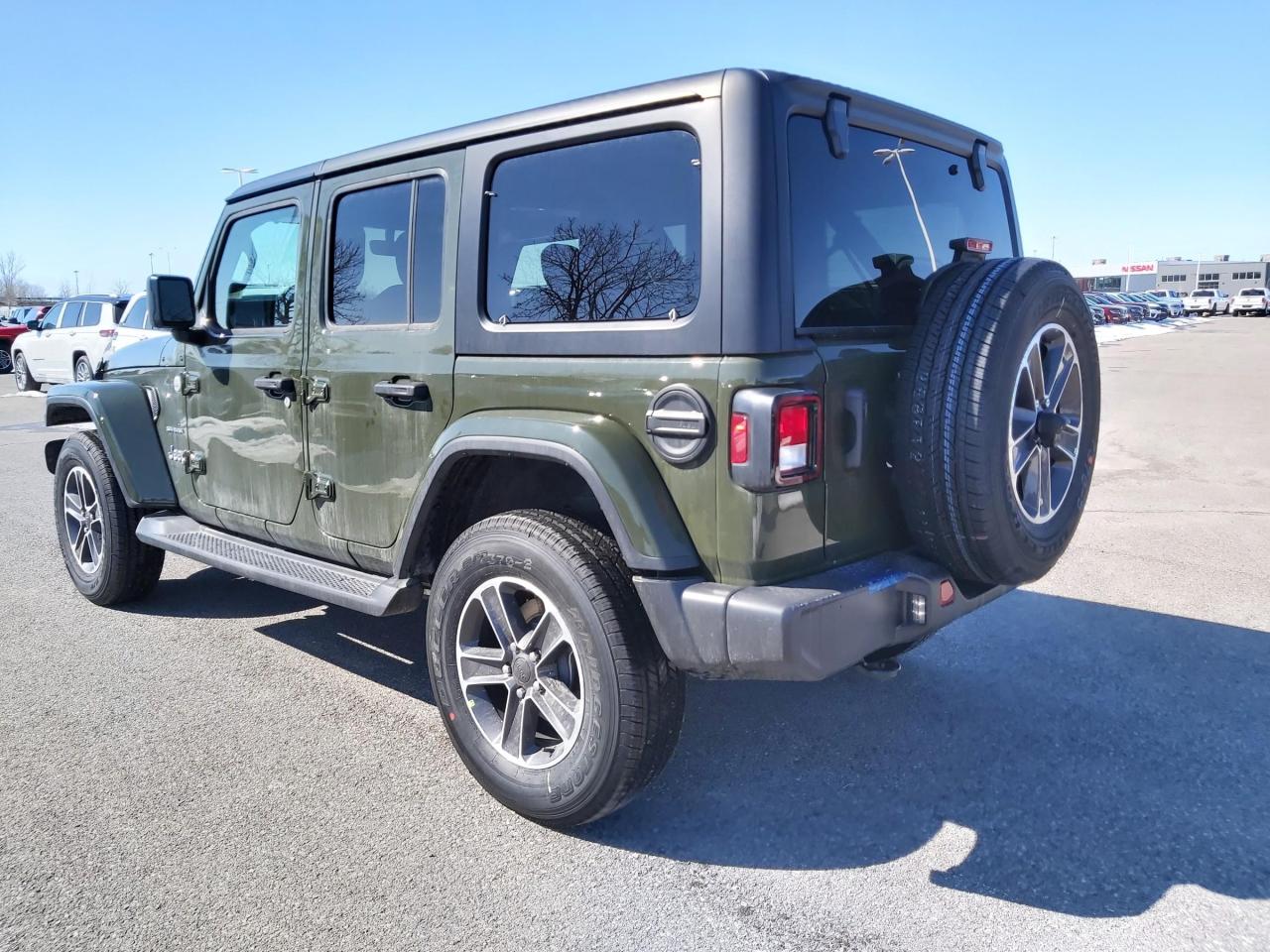 2023 Jeep Wrangler Sahara Photo4