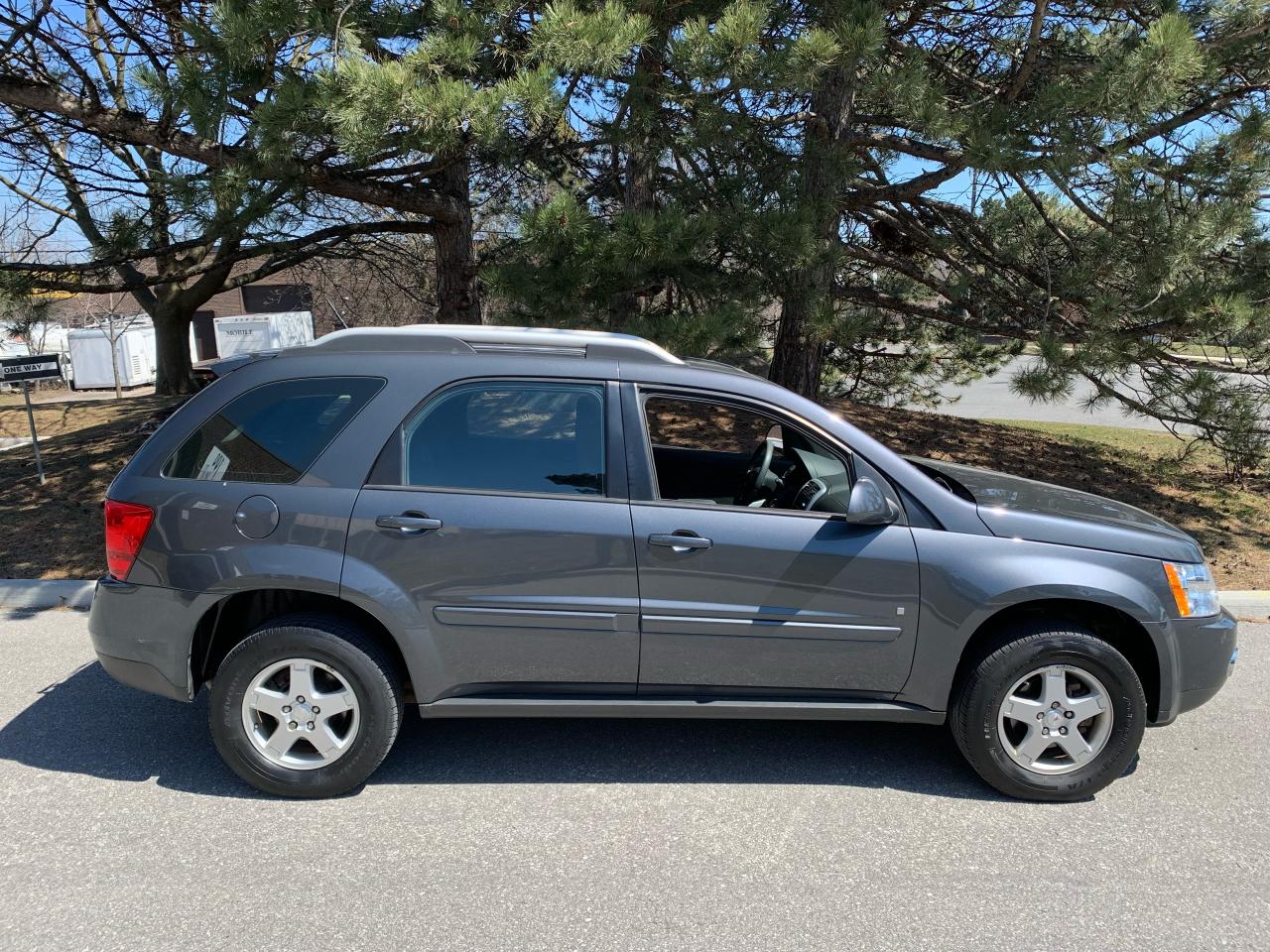 2009 Pontiac Torrent FWD 5DR.-YES,....ONLY 113,150KMS! 1 LOCAL OWNER!! - Photo #2