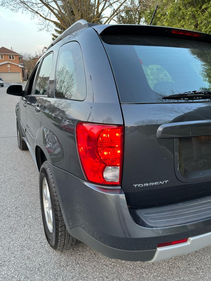 2009 Pontiac Torrent FWD 5DR.-YES,....ONLY 116,341KMS! 1 LOCAL OWNER!! - Photo #12