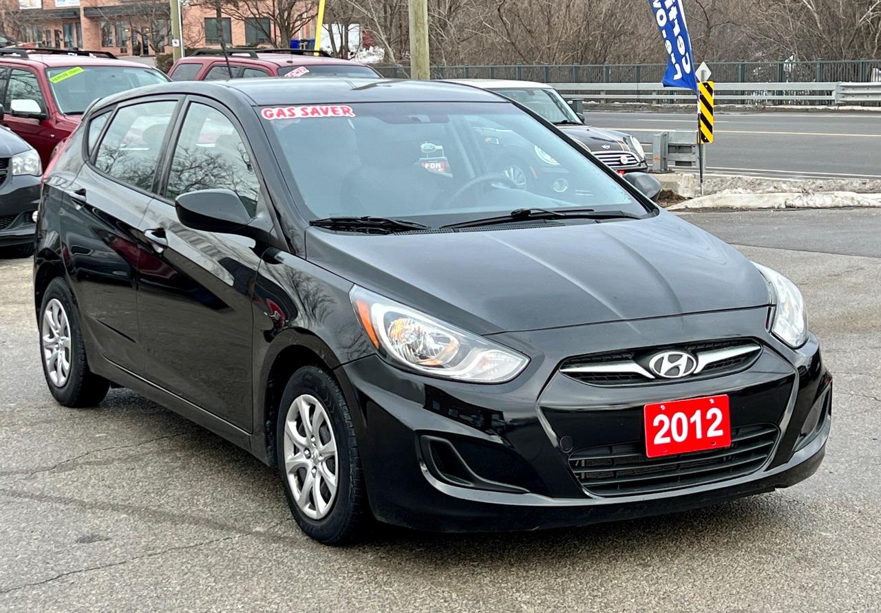 2012 Hyundai Accent GL - Photo #9