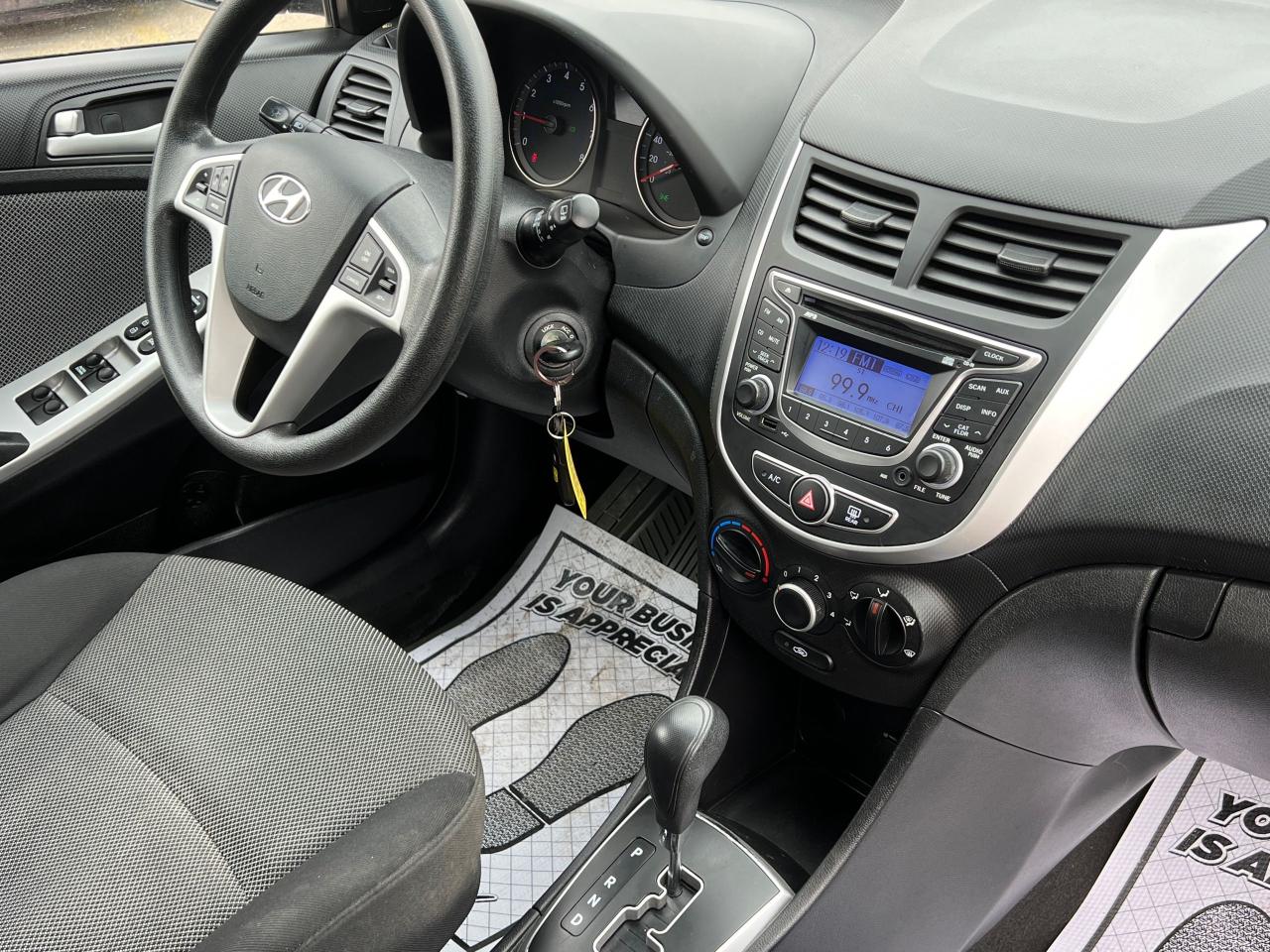 2012 Hyundai Accent GL - Photo #12