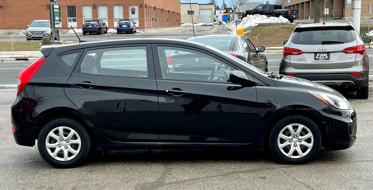 2012 Hyundai Accent GL - Photo #7