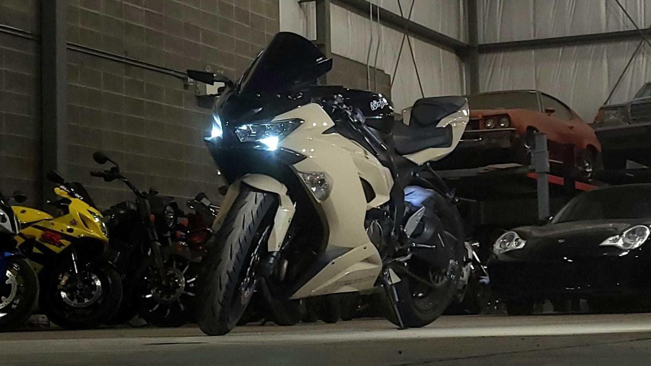 Used 2019 Kawasaki Ninja ZX-6R Sport | $0 DOWN, EVERYONE APPROVED! for sale in Calgary, AB