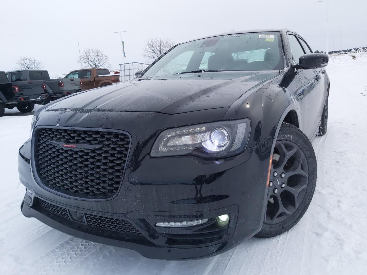 2023 Chrysler 300 S Photo2