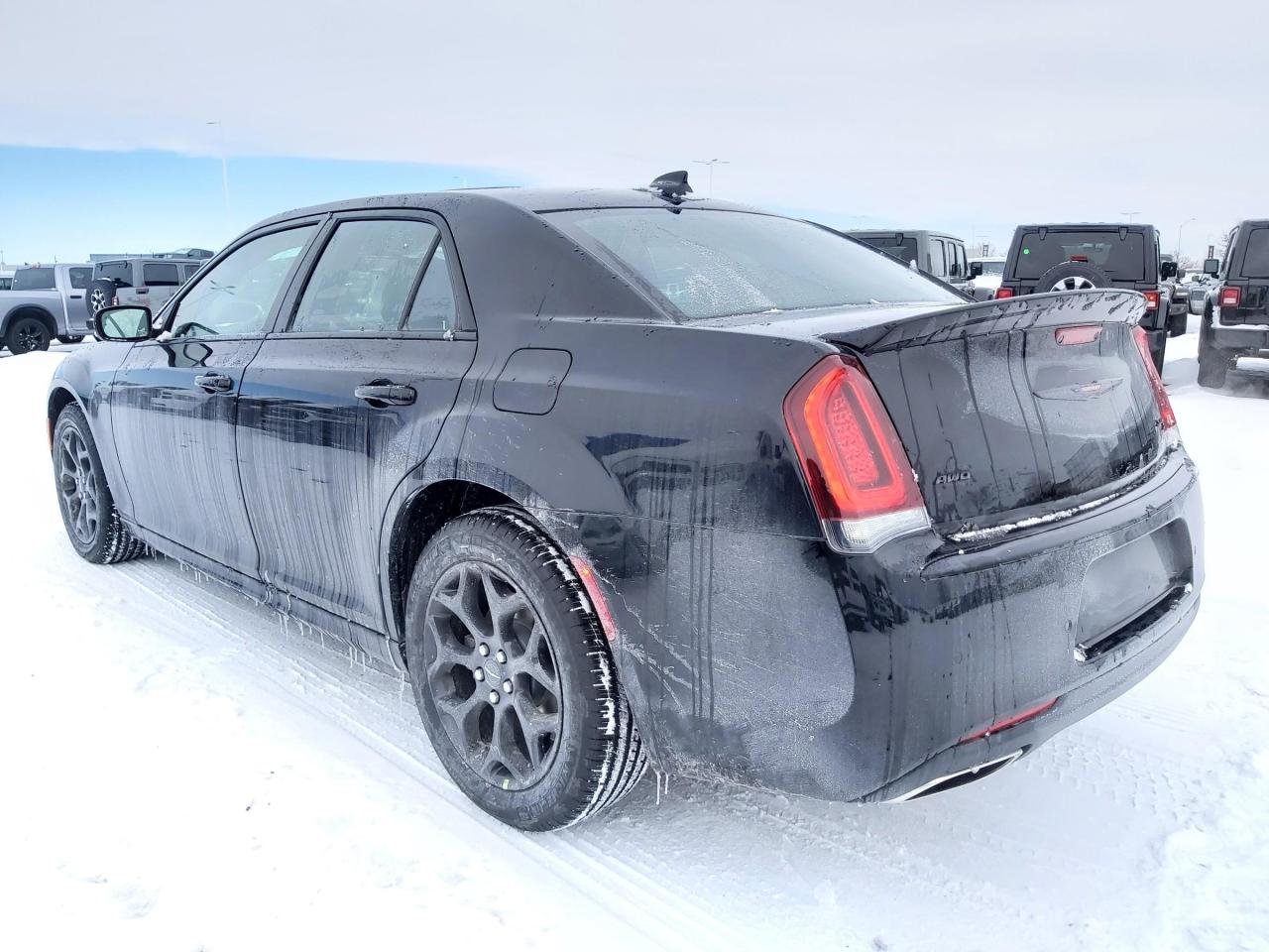 2023 Chrysler 300 S Photo4
