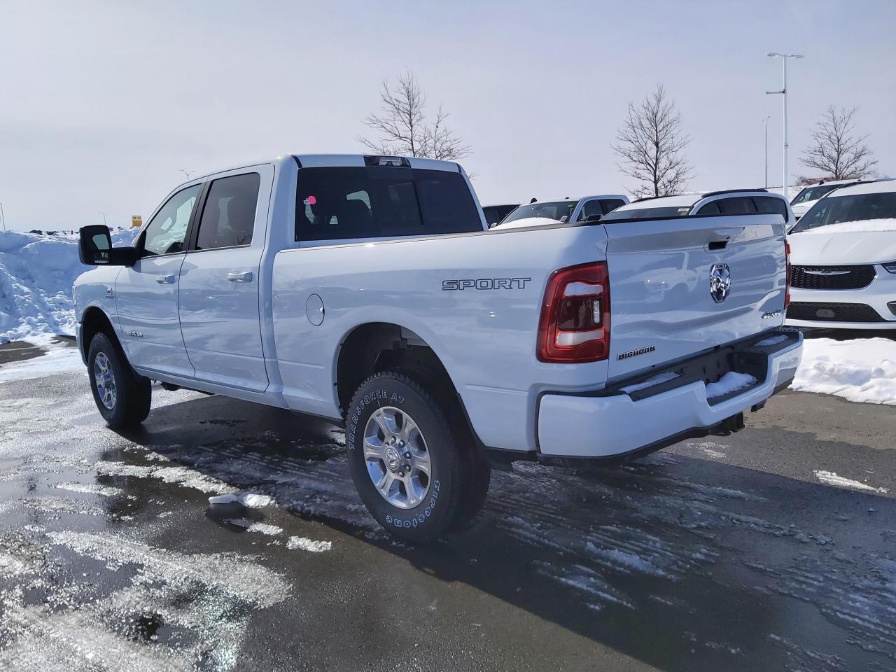 2023 RAM 3500 Big Horn Photo4