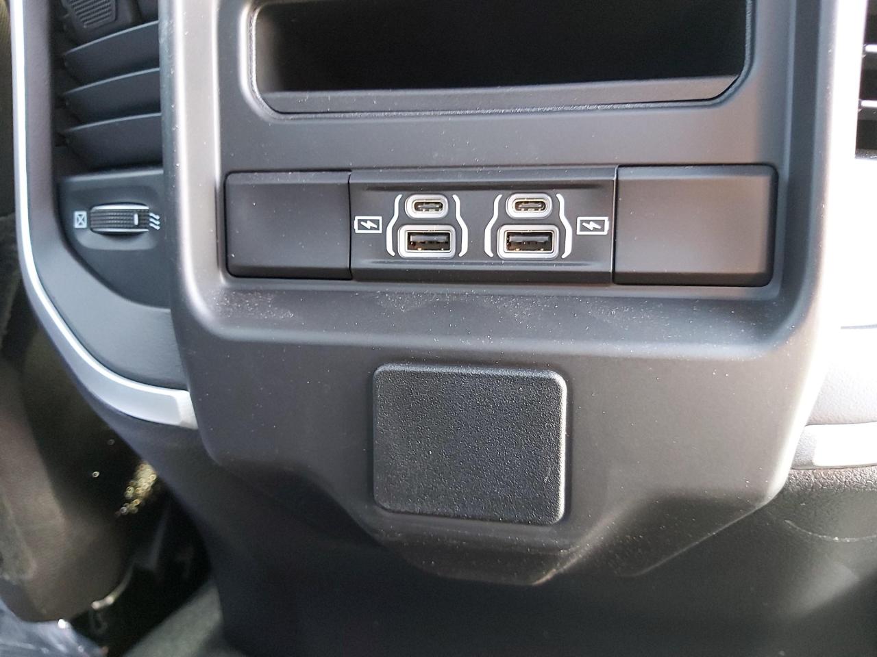 2023 RAM 3500 Big Horn Photo