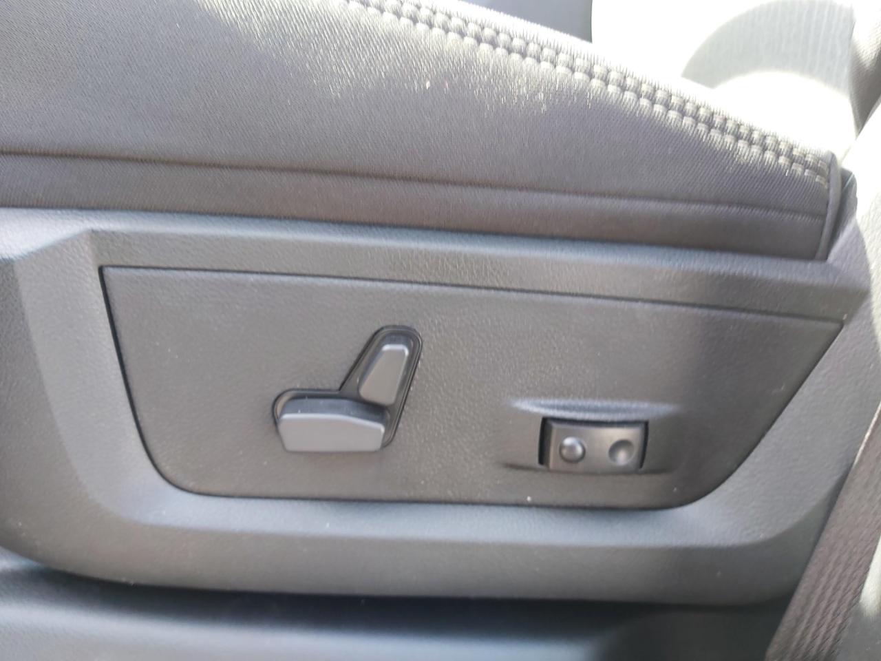 2023 RAM 3500 Big Horn Photo