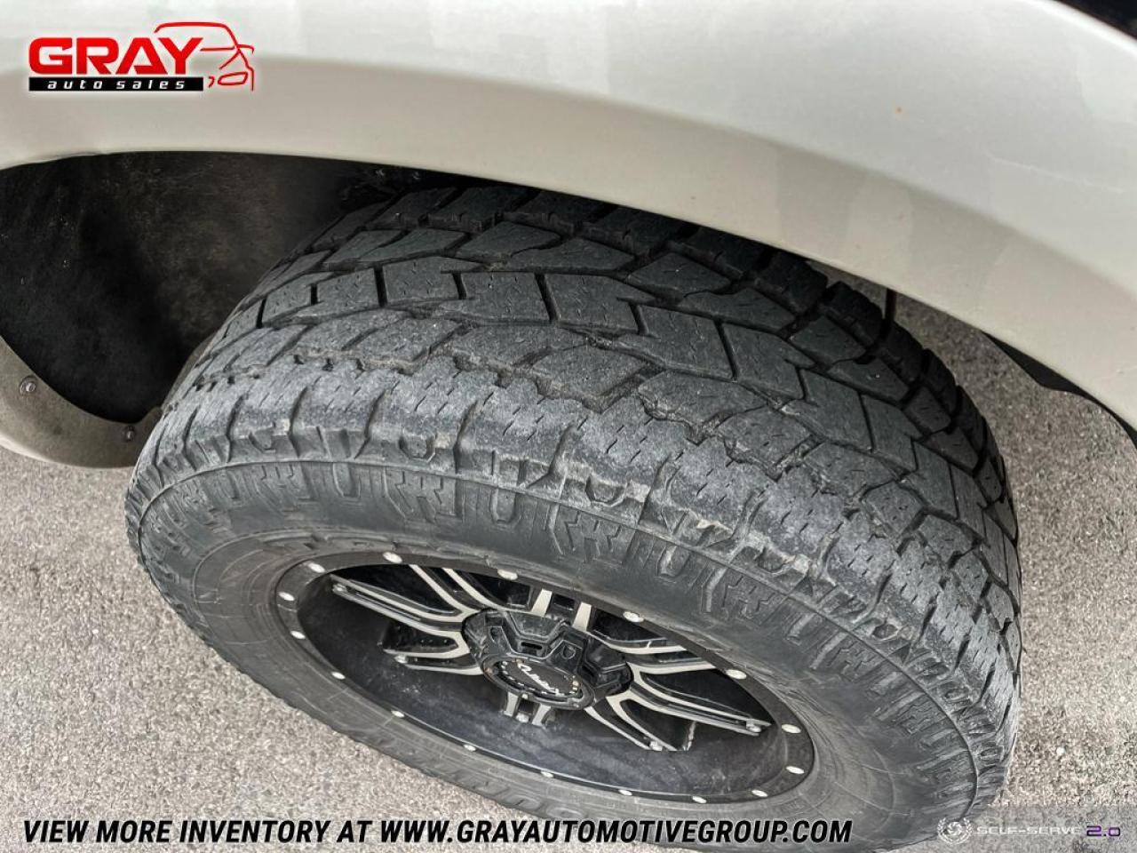 2011 RAM 1500 4WD Crew Cab 140.5" Laramie - Photo #10