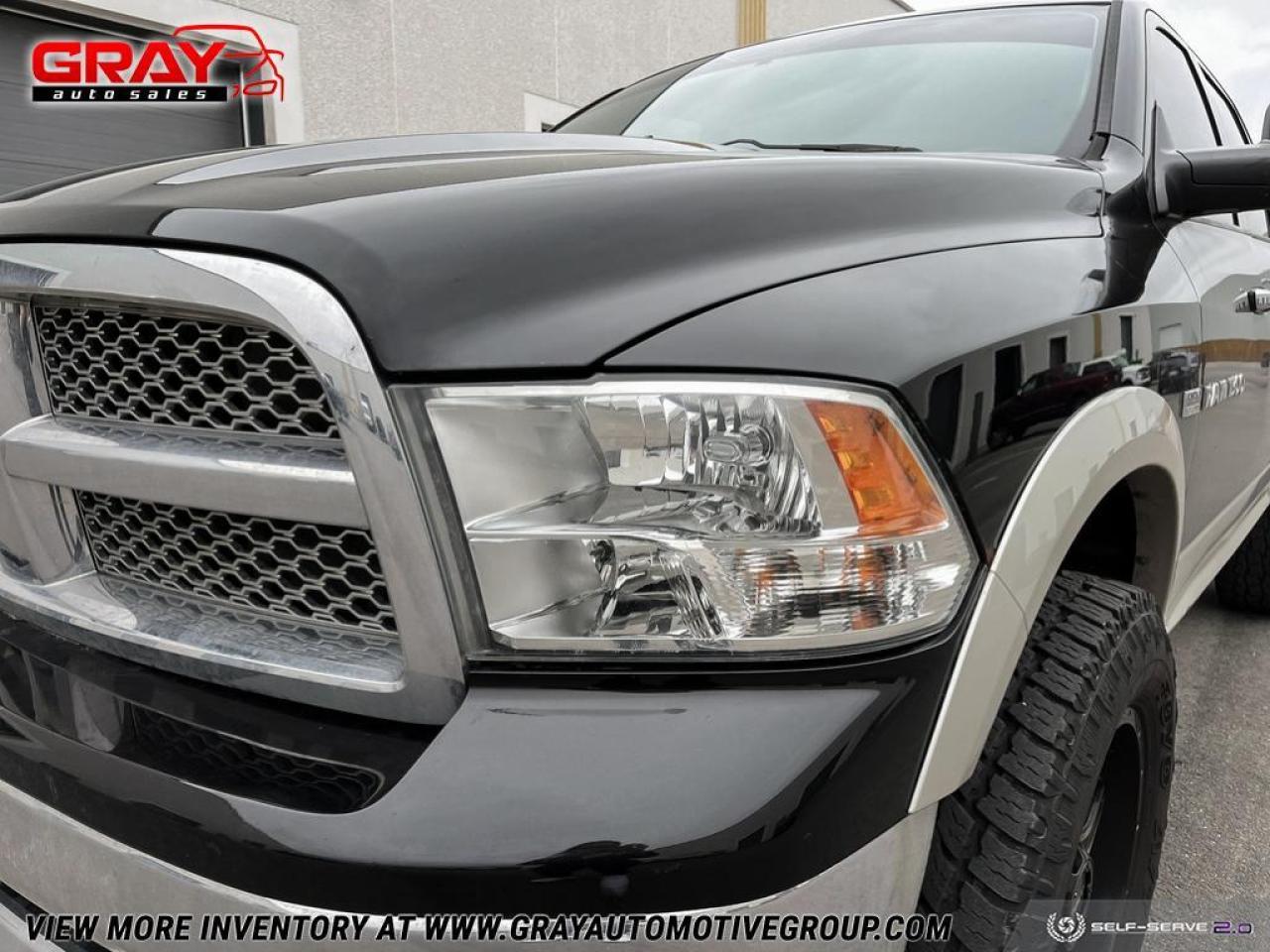 2011 RAM 1500 4WD Crew Cab 140.5" Laramie - Photo #11