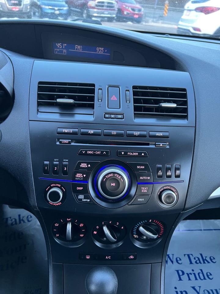 2013 Mazda MAZDA3 GX Photo2