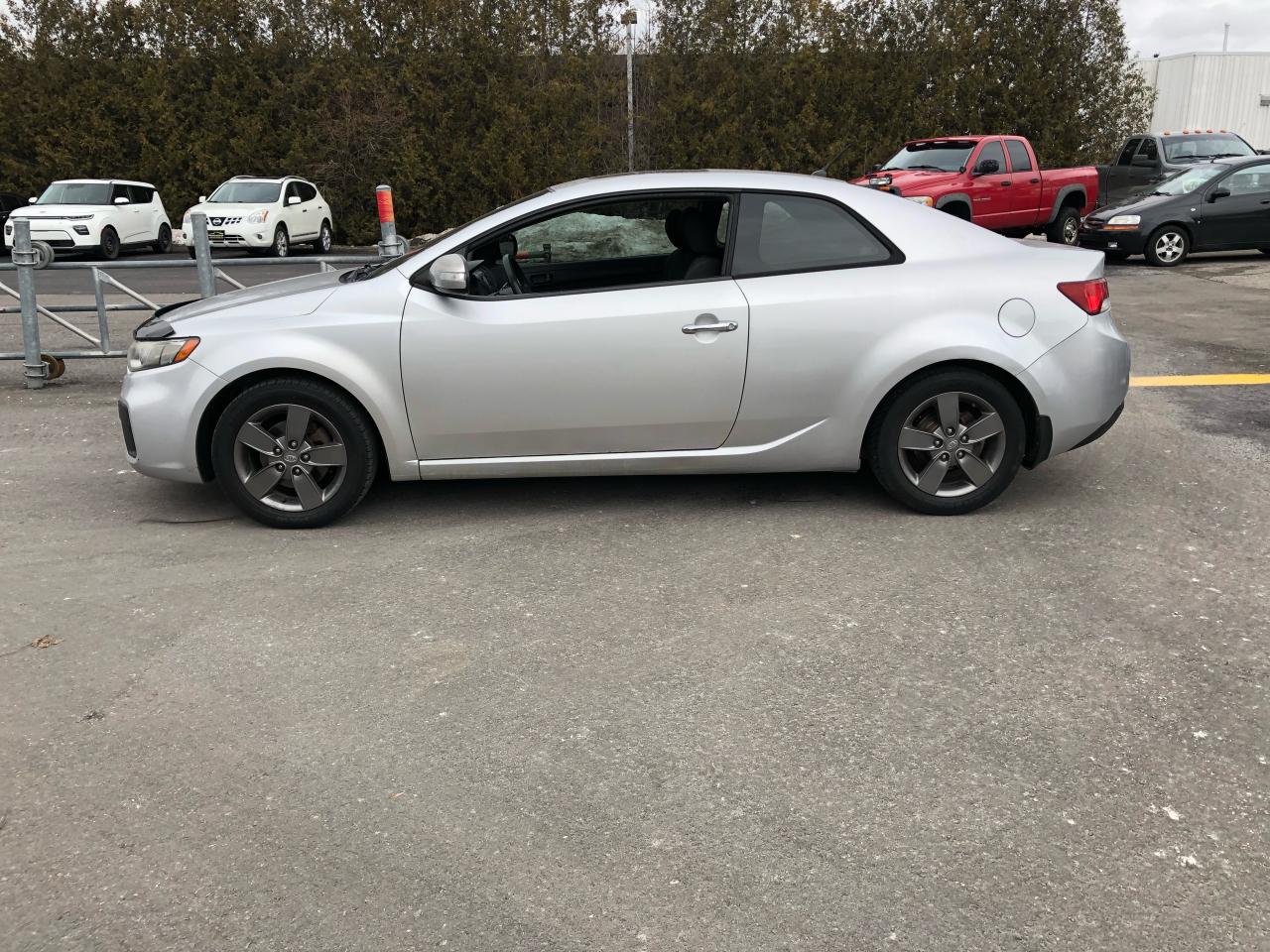 Used 2010 Kia Forte Koup 2dr Cpe Auto EX w/Sunroof for sale in Newmarket, ON
