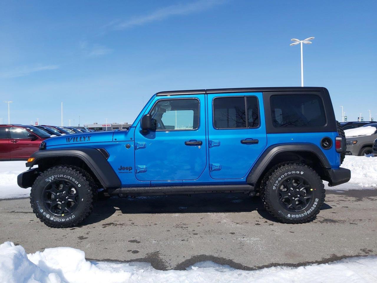 2023 Jeep Wrangler SPORT Photo3