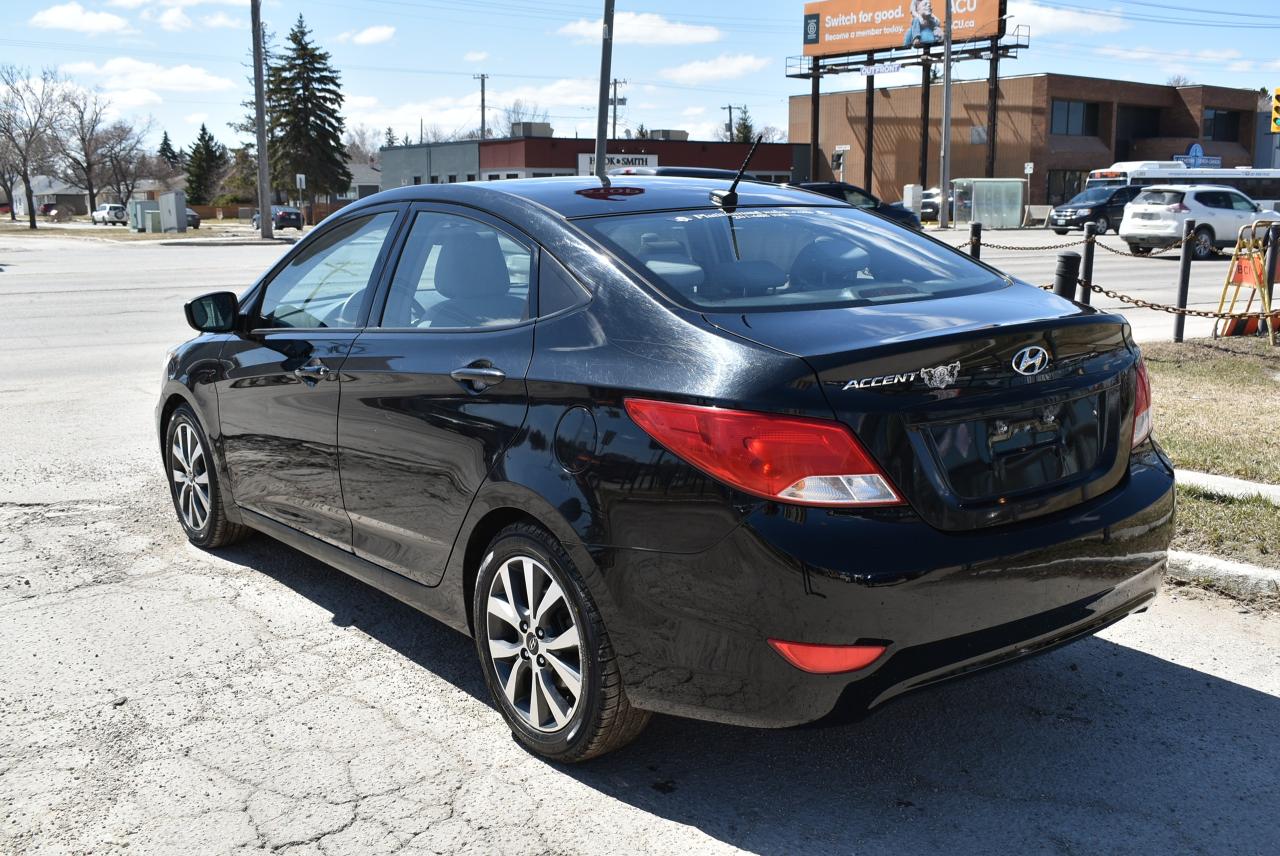 2017 Hyundai Accent SE - Photo #4