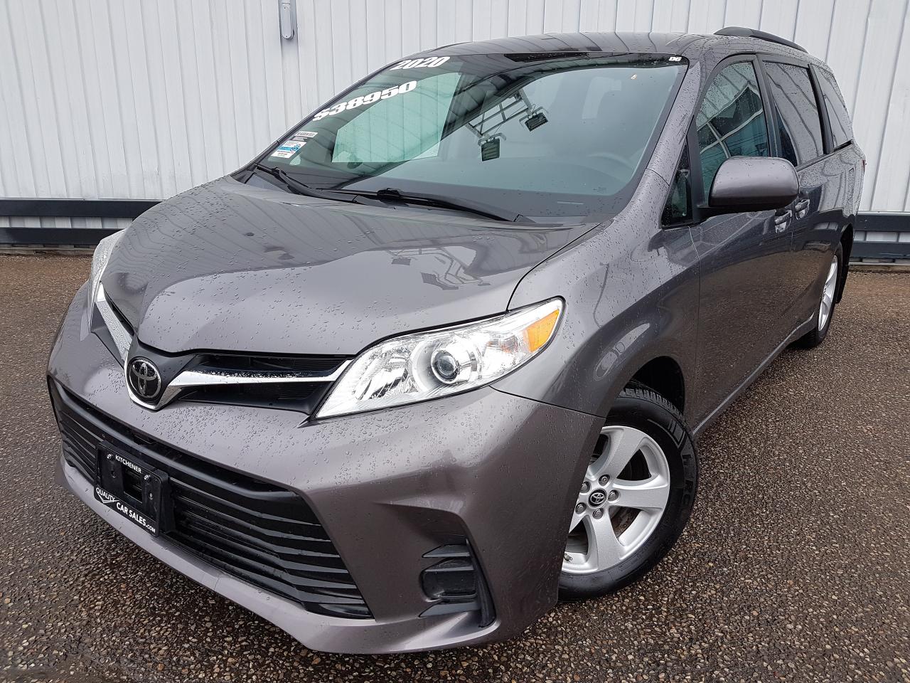 2020 Toyota Sienna LE *8 PASSENGER*