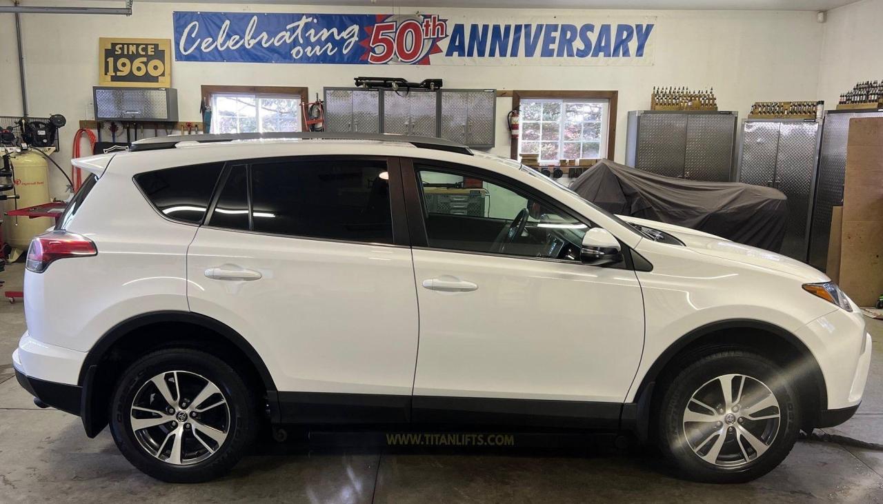 2018 Toyota RAV4 LE - Photo #1