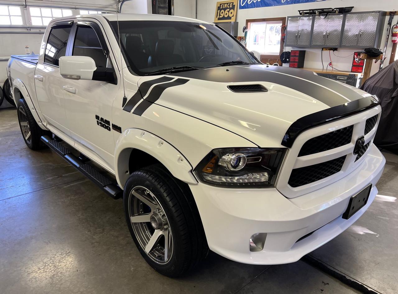 2016 RAM 1500 SPORT crew 4x4 - Photo #1