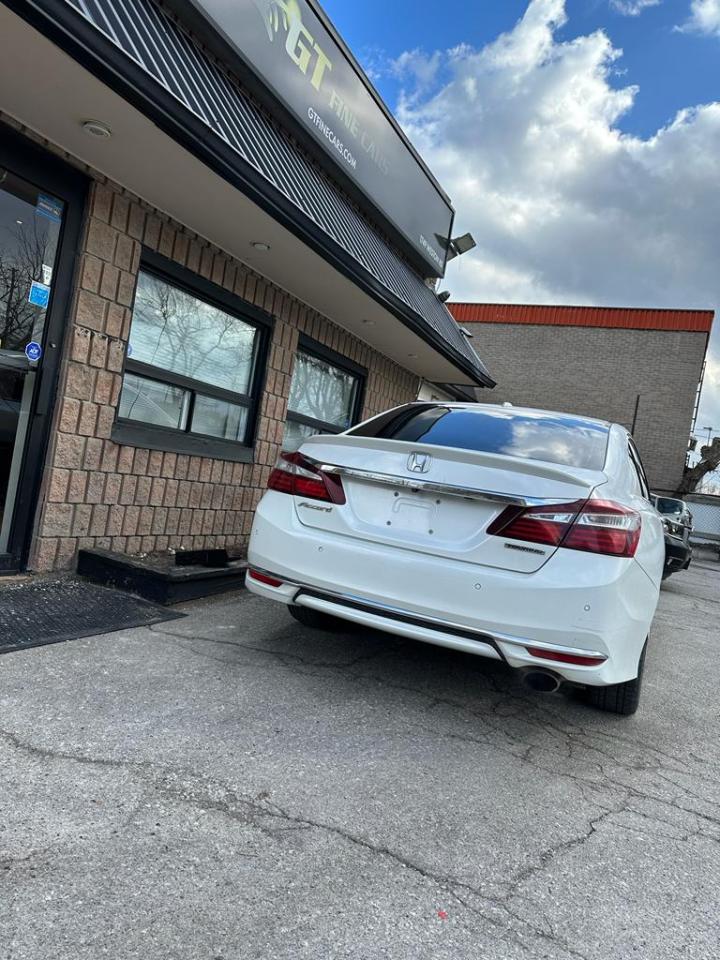 2017 Honda Accord  Photo4