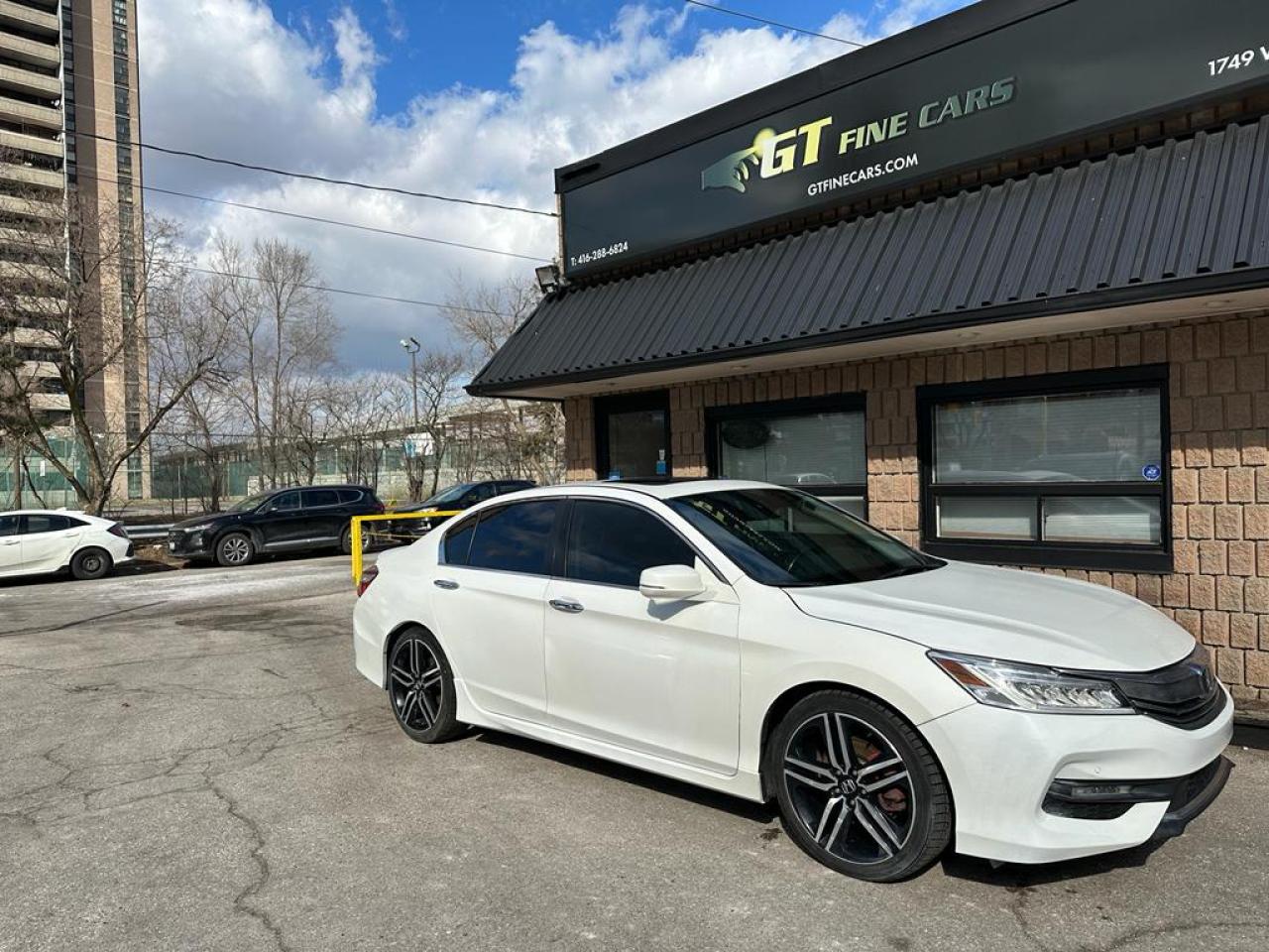 2017 Honda Accord  Photo2