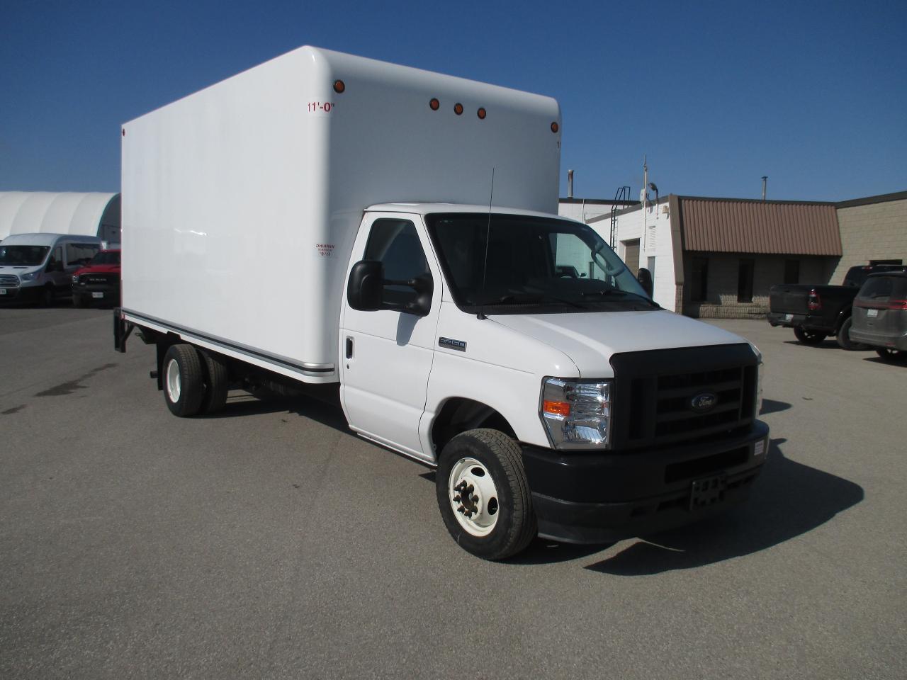 2021 Ford E450 E-450 DRW 176" WB with MAXON POWER TAILGATE LOADER - Photo #3