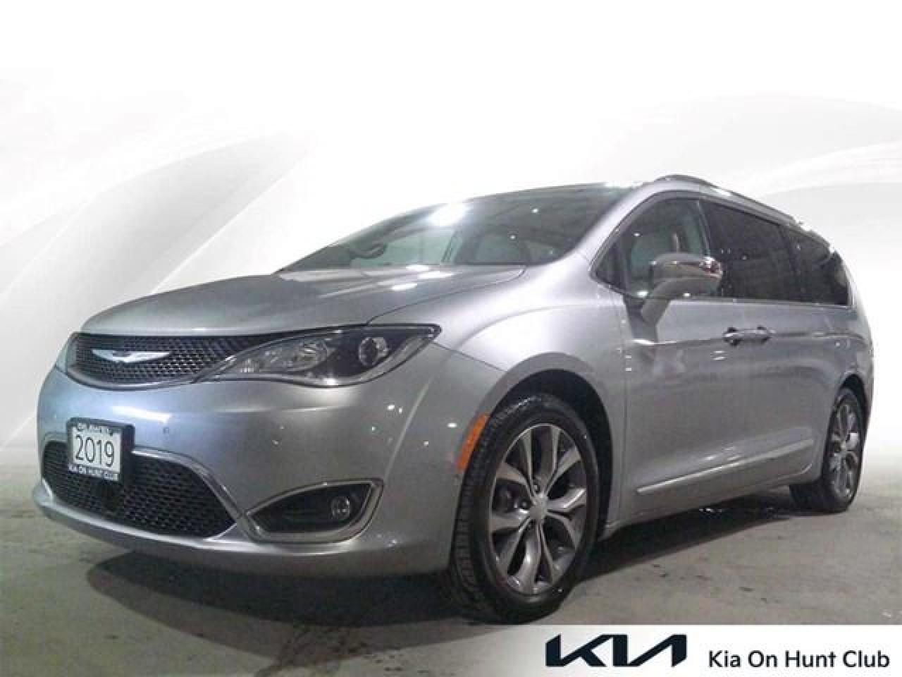 Used 2019 Chrysler Pacifica Limited 2WD for sale in Nepean, ON