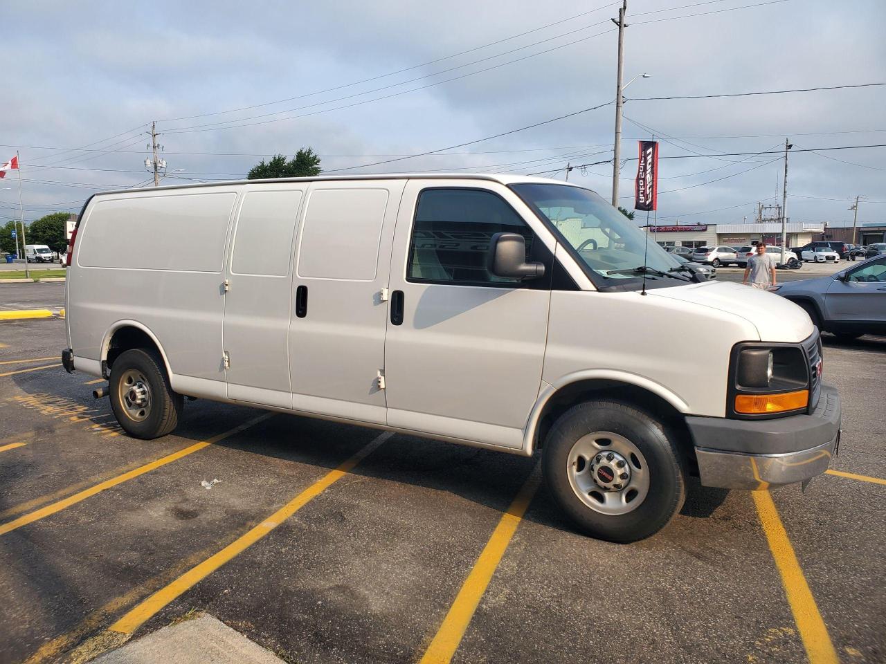 2016 GMC Savana 2500 155"- - Photo #6