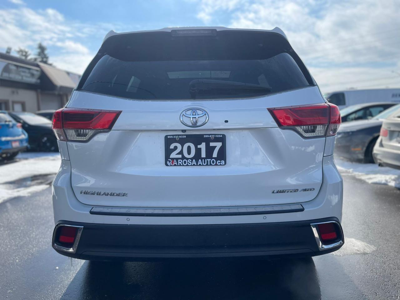 2017 Toyota Highlander AWD 4dr Limited NAVIGATION PANORAMIC LEATHER B-CAM Photo2