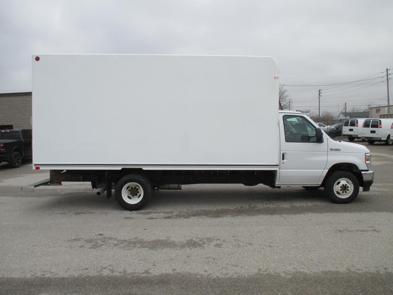 2021 Ford E450 E-450 DRW 176" WB - Photo #4