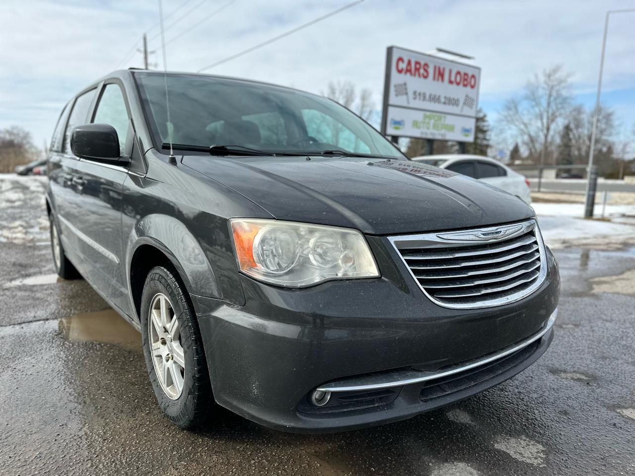 2012 Chrysler Town & Country TOURING Photo25