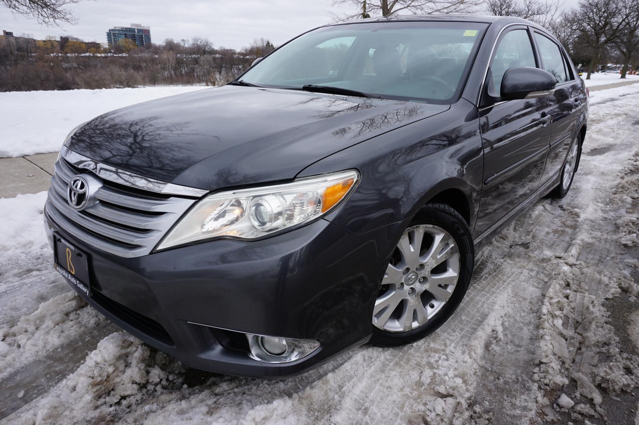 2011 Toyota Avalon NO ACCIDENTS / NAVIGATION PACKAGE/ RECLINING REAR