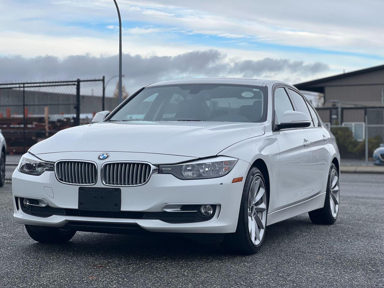 2013 BMW 3 Series 4dr Sdn 320i xDrive AWD - Photo #3