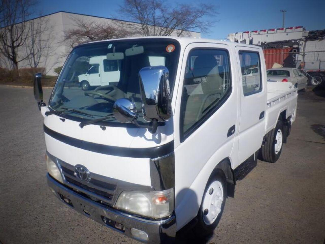 Used 2006 Toyota Dyna Crew Cab 6.5 Foot Flat Deck Truck Right Hand Drive Diesel for sale in Burnaby, BC