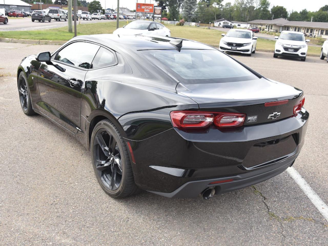 2019 Chevrolet Camaro LT - Photo #4
