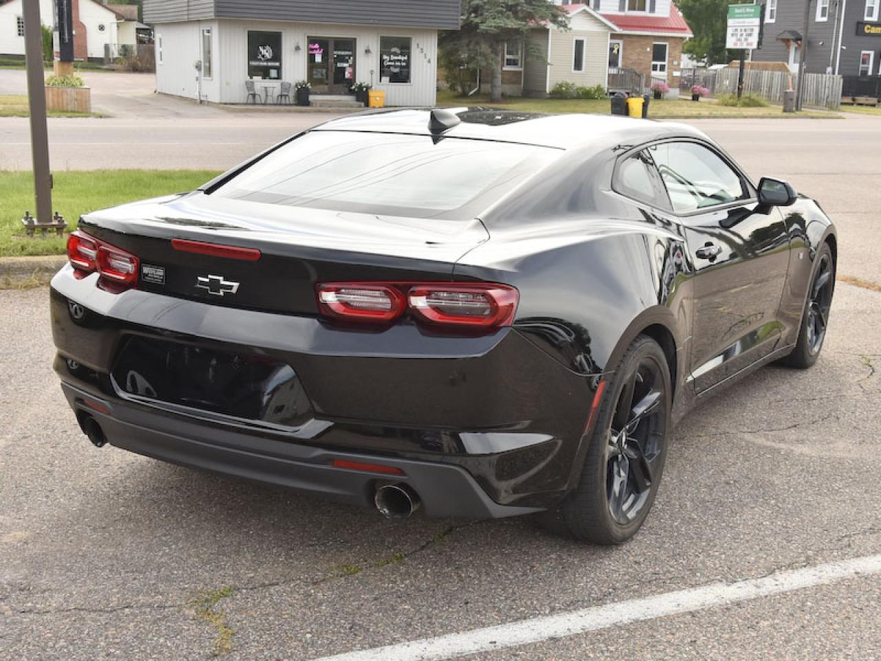 2019 Chevrolet Camaro LT Photo2