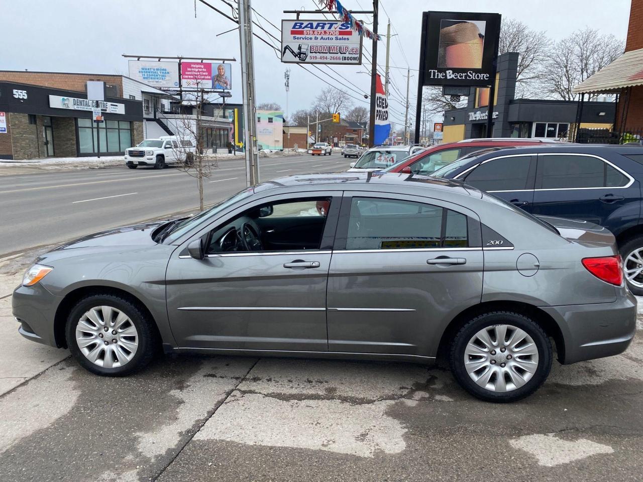 2013 Chrysler 200 LX 4dr Sdn