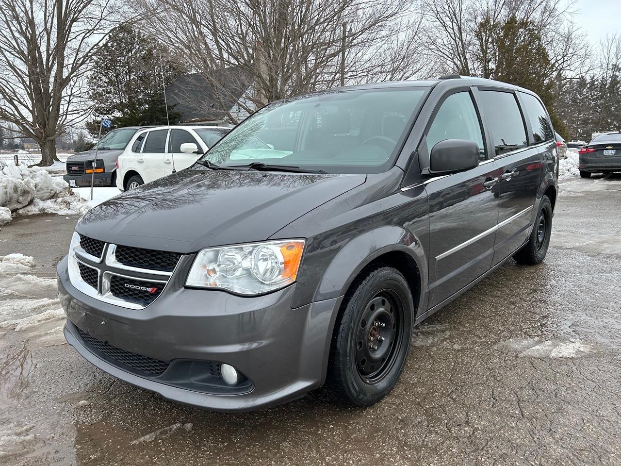 2015 Dodge Grand Caravan Crew Plus*Excellent Cond*Leather*Nav*Remote Start* - Photo #1