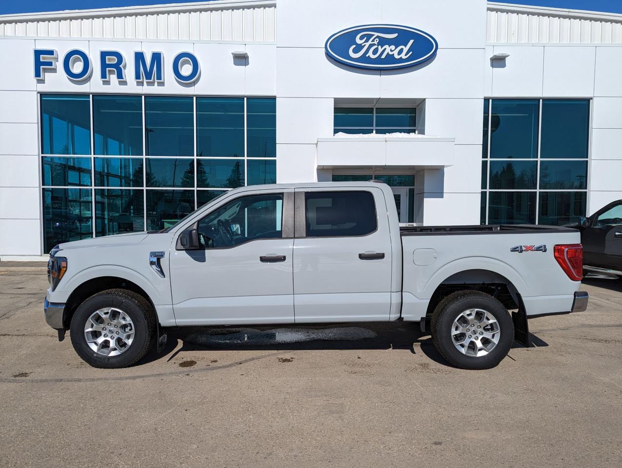 2023 Ford F-150 XLT Photo0