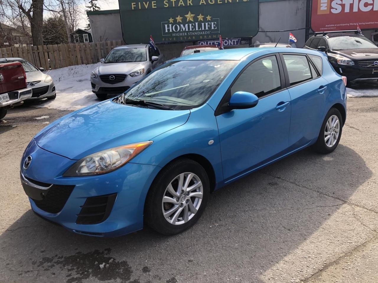 2010 Mazda MAZDA3 GX 5-Door Hatchback **HATCHBACK & NEW BRAKES!** - Photo #1