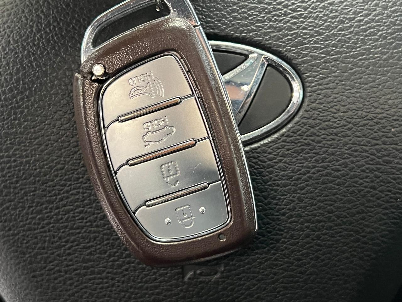 2018 Hyundai Sonata Sport+Roof+Leather+New Tires & Brakes+CLEAN CARFAX - Photo #17