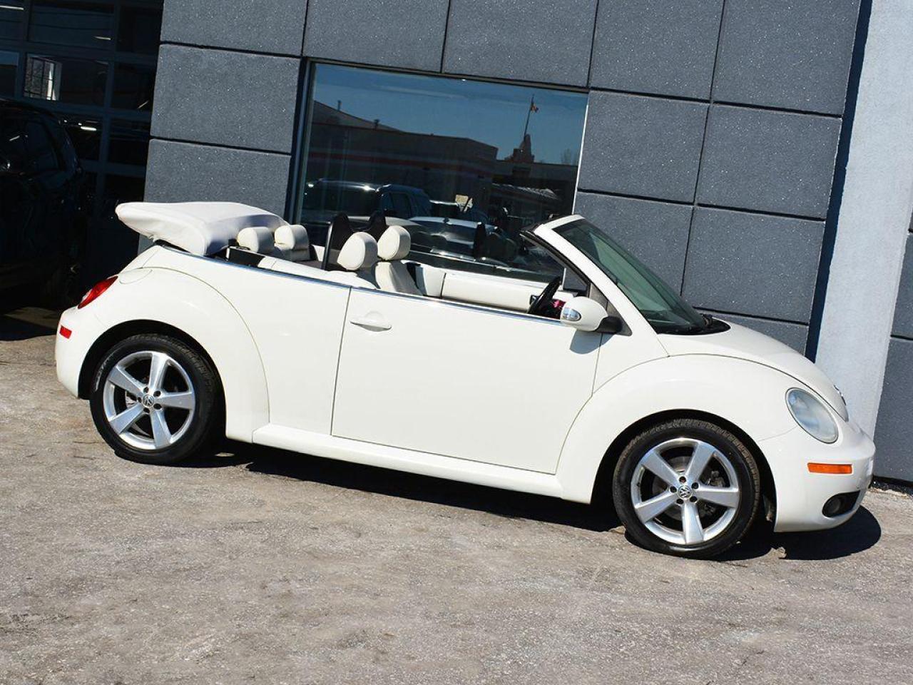 Photo of White 2007 Volkswagen New Beetle