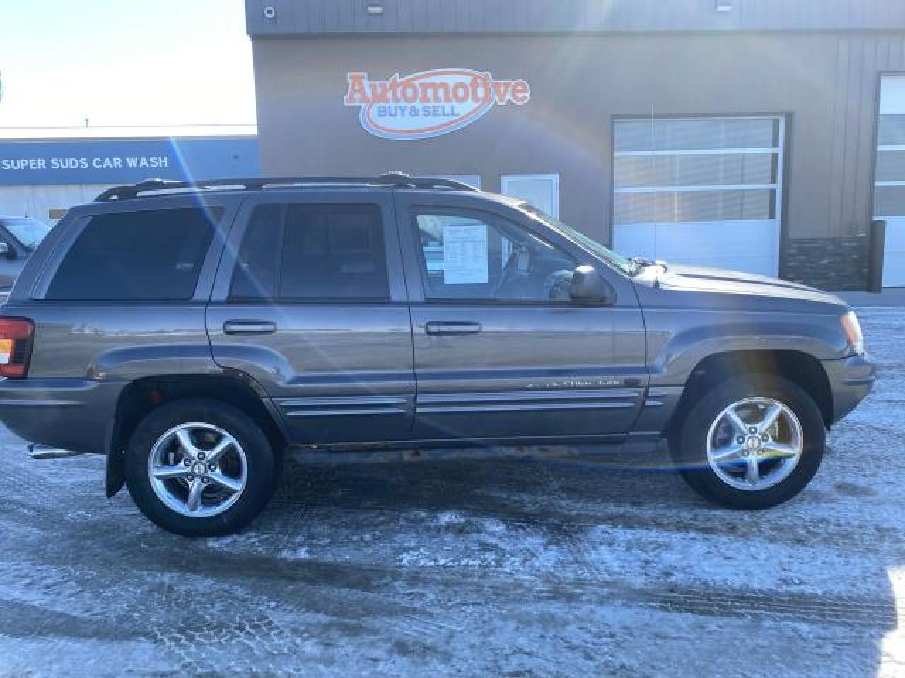 2002 Jeep Grand Cherokee Overland - Photo #1