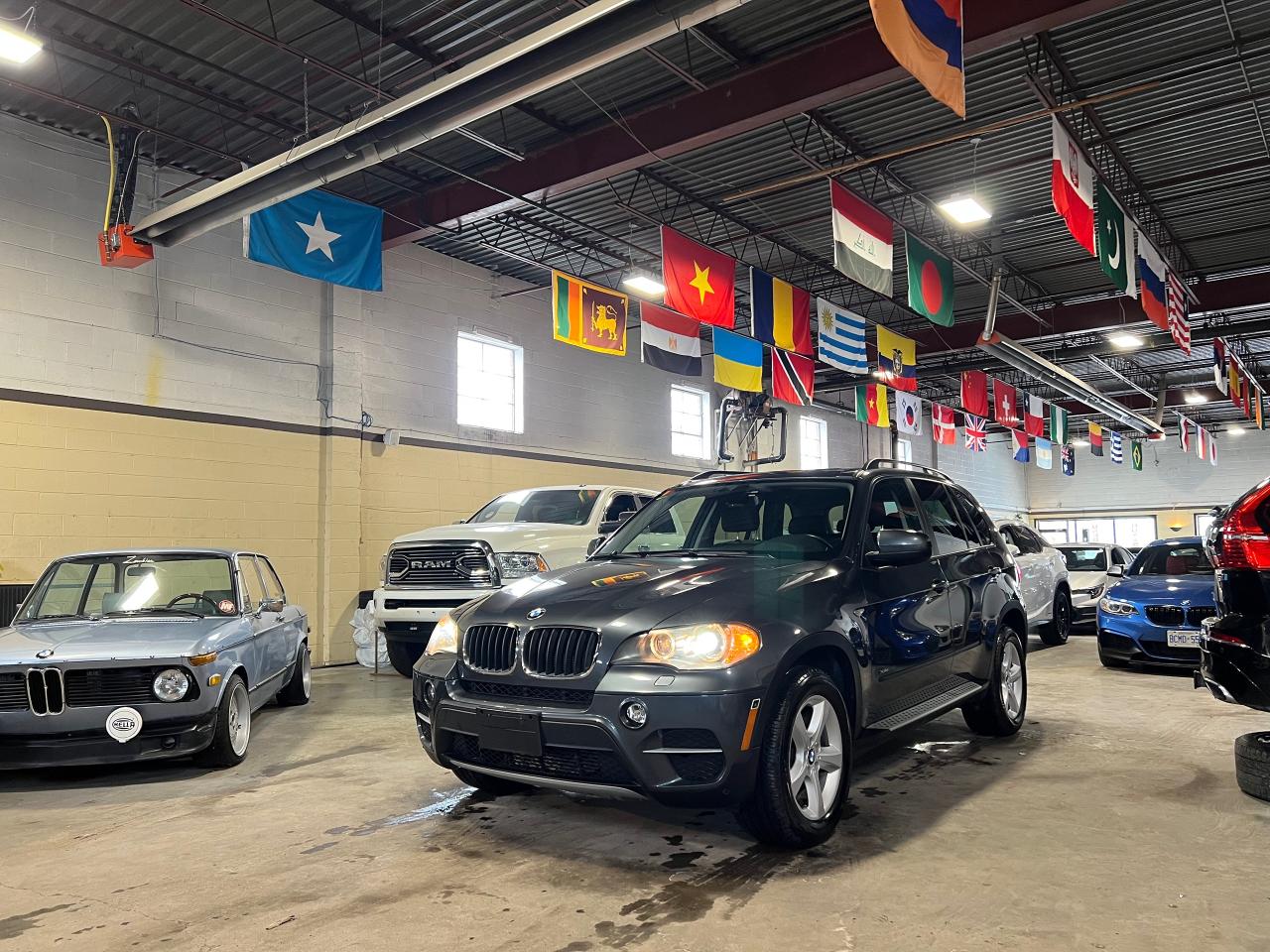 Used 2011 BMW X5 7 PASSENGER - NO ACCIDENTS - 2 KEYS - LOW MILEAGE for sale in North York, ON