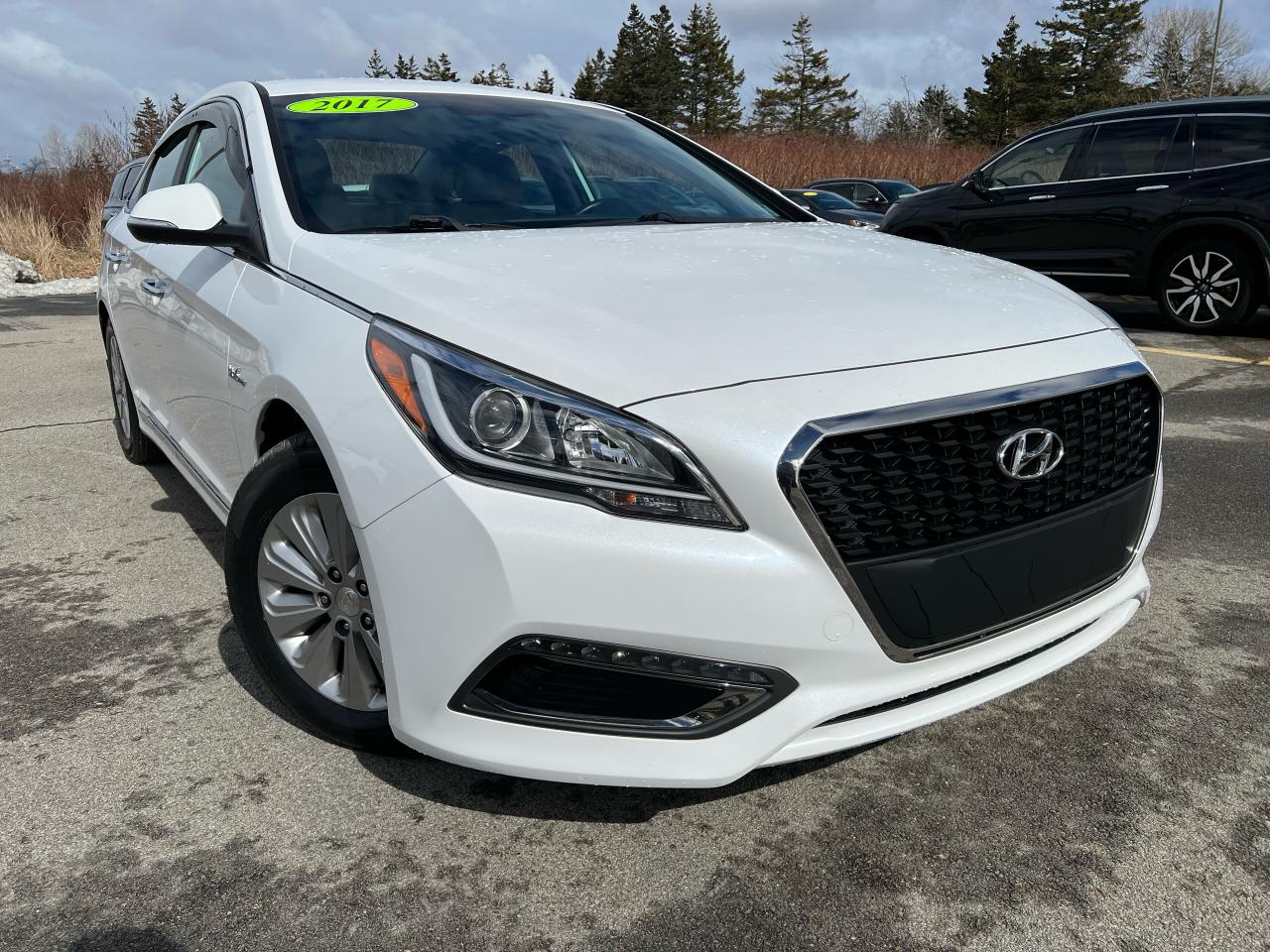 2017 Hyundai Sonata Hybrid Photo1