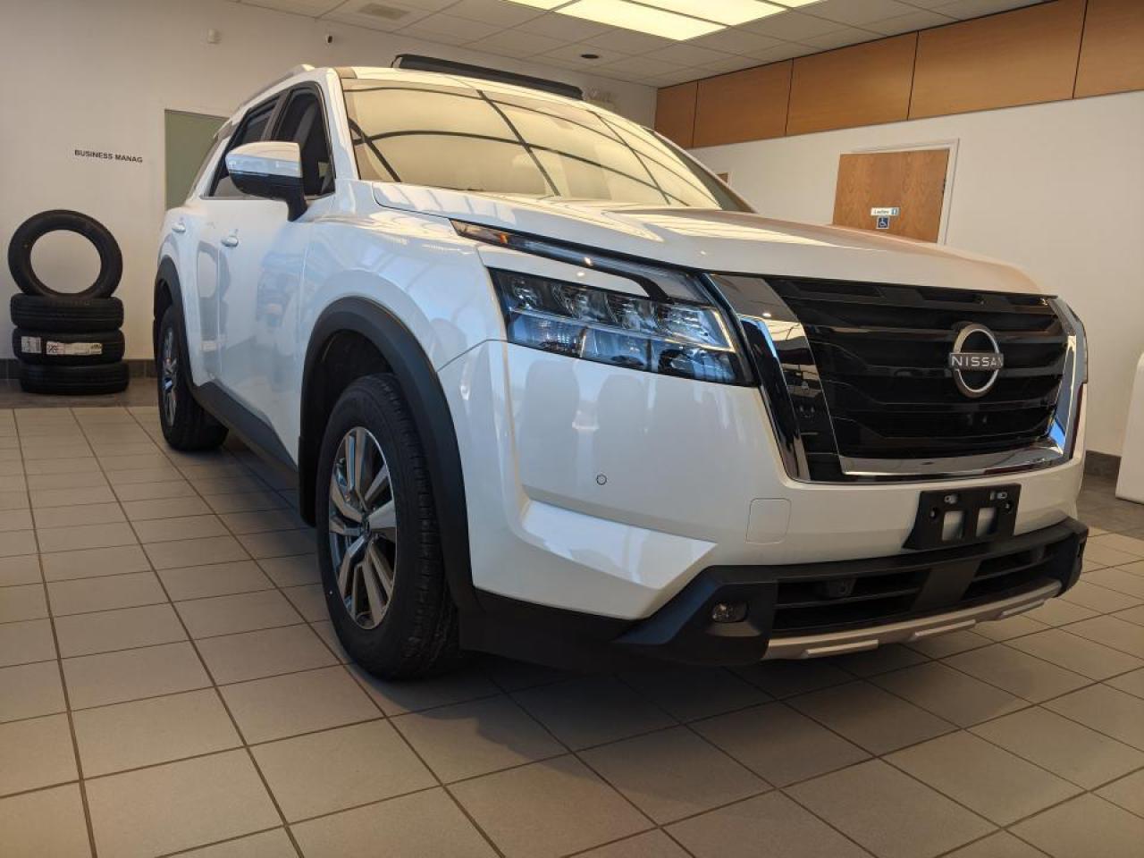 New 2023 Nissan Pathfinder SL 4RM for sale in Orillia, ON