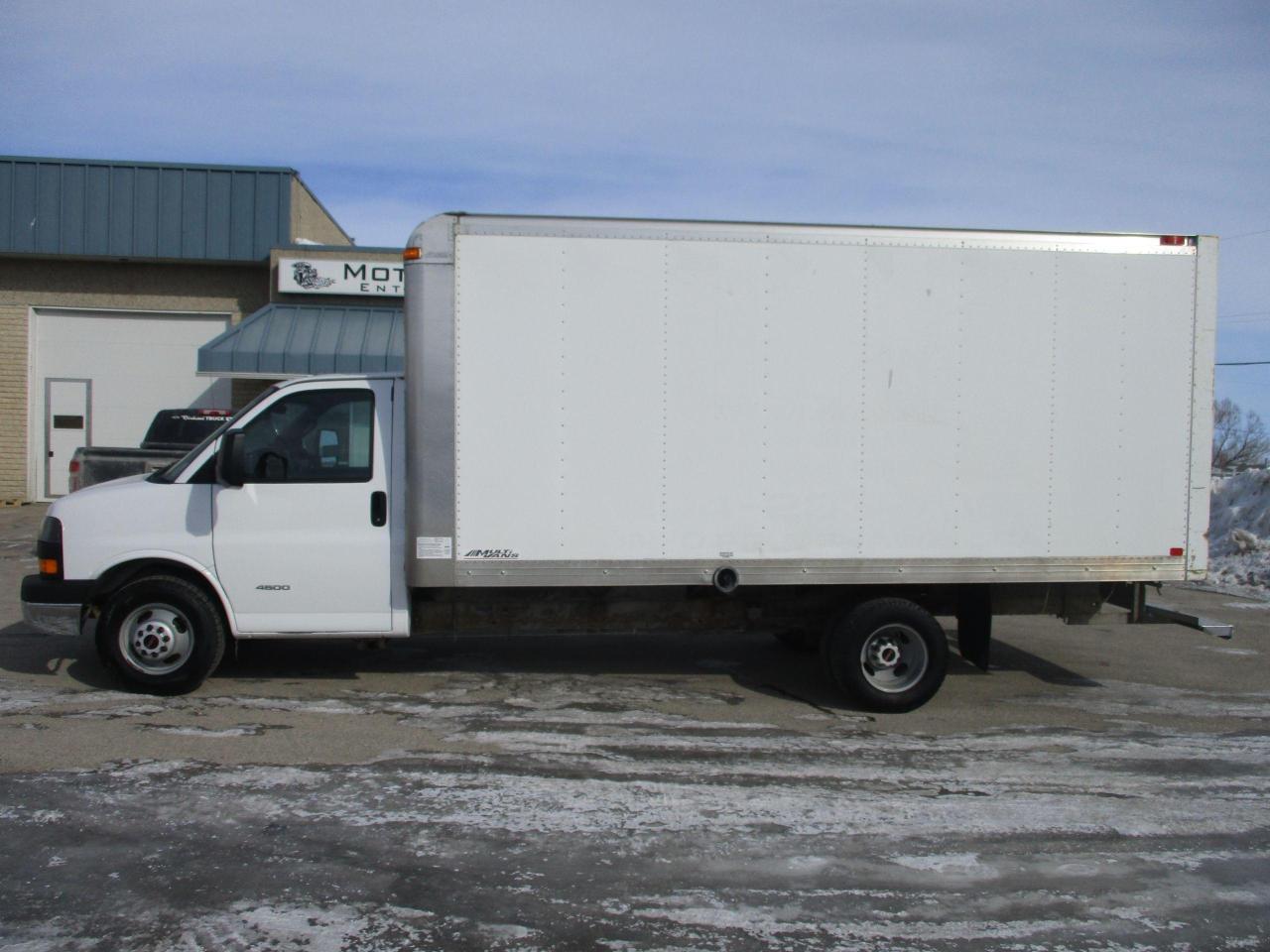 2016 GMC Savana 