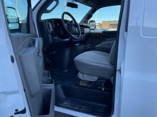 2016 GMC Savana EXTENDED 2500 155" LOW KM NO ACCIDNET SAFETY - Photo #16