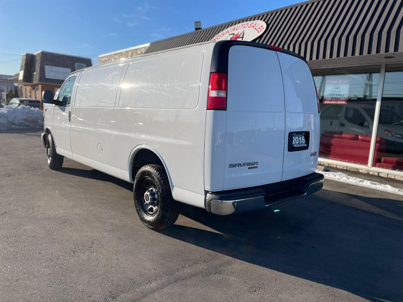 2016 GMC Savana EXTENDED 2500 155" LOW KM NO ACCIDNET SAFETY - Photo #4
